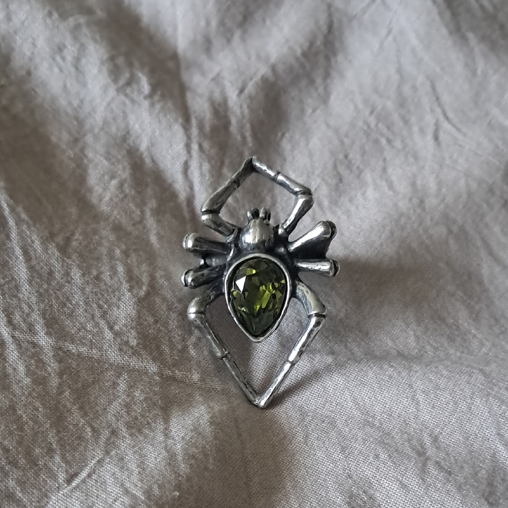 Emerald Vision Spider Ring